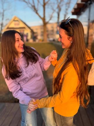 Dvojnásobná dávka štýlu, dvojnásobná dávka energie!⚡️ LePope trojfarebná kolekcia je tu pre všetky kamošky, ktoré sa chcú...